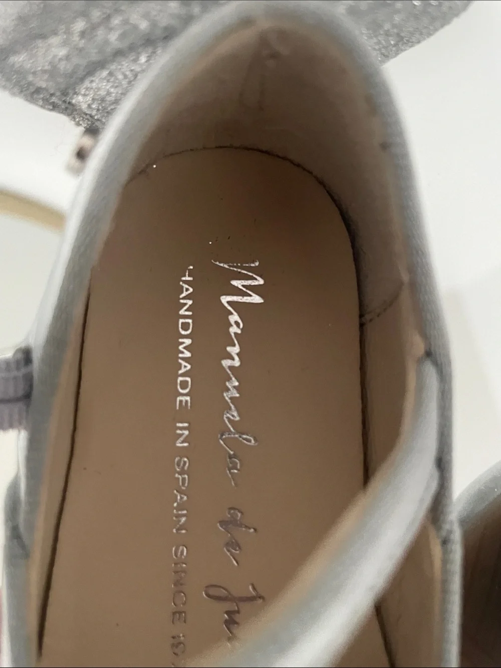 Manuela de Juan Kids Silver Mary Jane Shoes with wing size 21